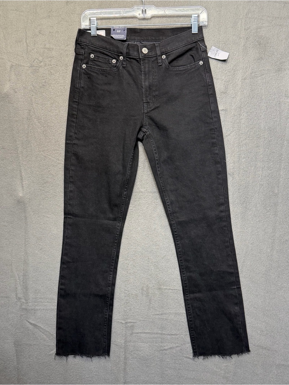NWT New GAP Women's Vintage Slim Jeans Mid Rise in Black 26 2R 2022 raw hem